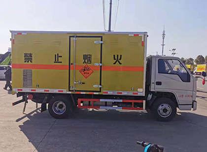奎屯爆破器材运输车